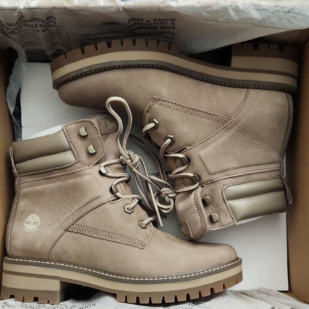 Timberland Women's Courmayeur Valley Lace Up Boots - Taupe Nubuck